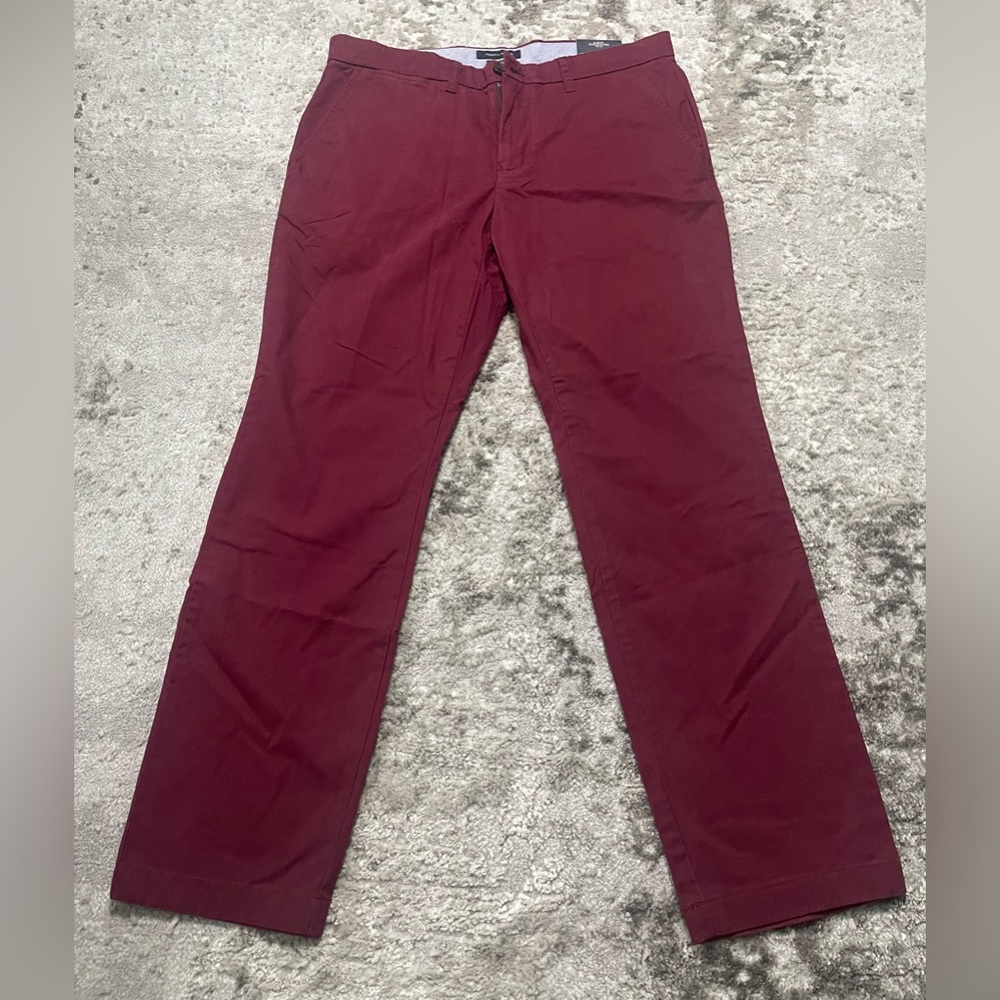 Tommy Hilfiger Slim Fit Men's Pant - Dark Cabernet